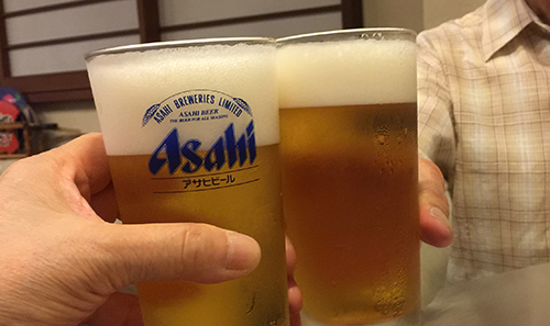 02ビールで乾杯