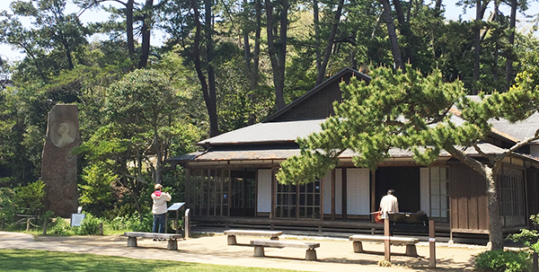 岡倉天心住居と石碑「亜細亜はひとつ」