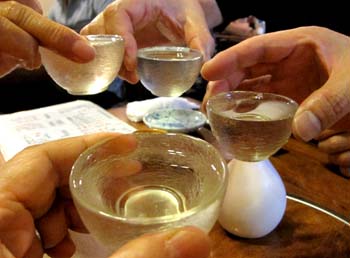 13　日本酒で乾杯.jpg