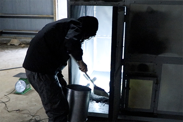 錦光園_炉内作業2